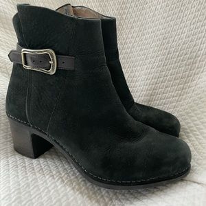 Dansko Hartley Ankle Boots in Black Nubuck Size 38